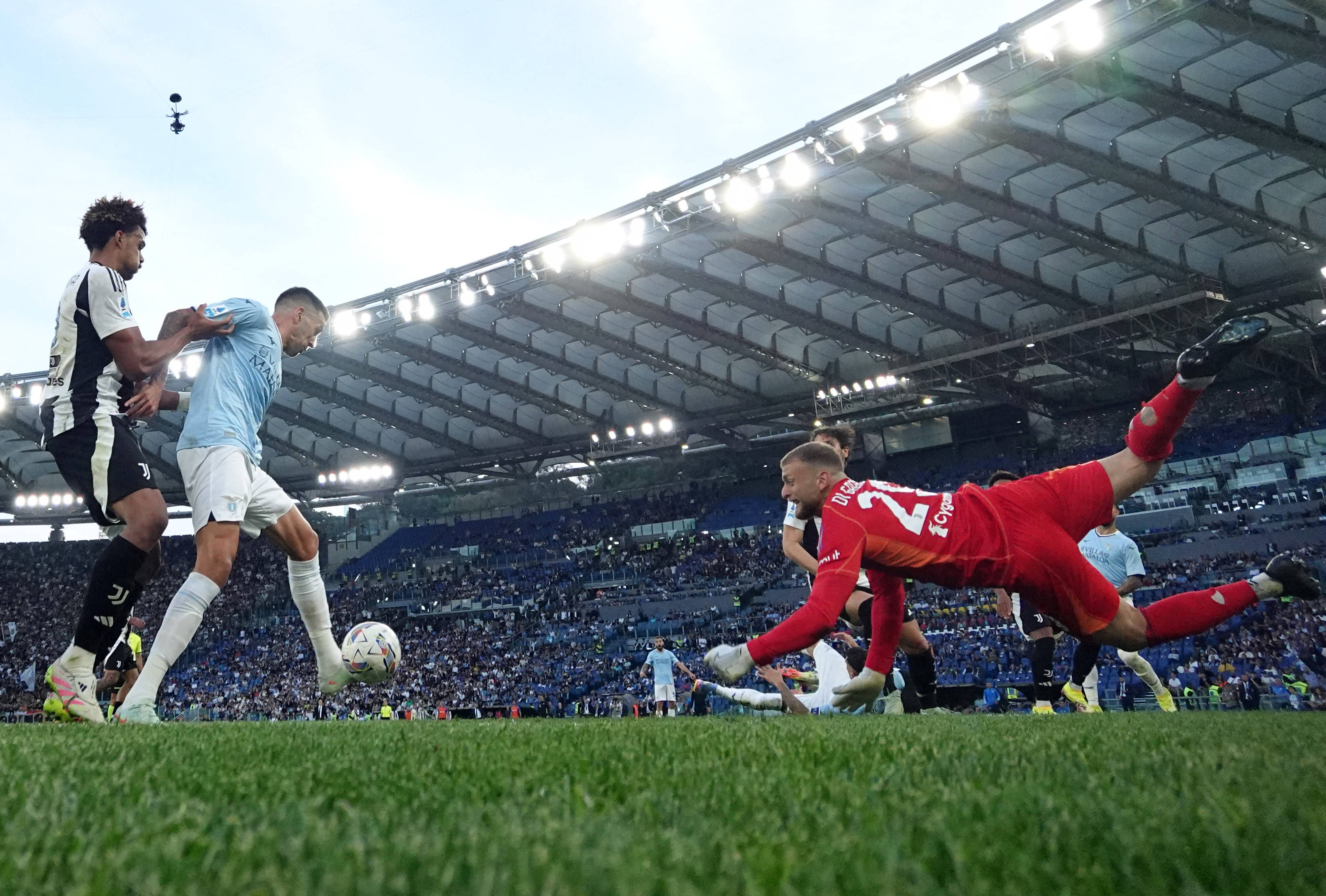 尤文图斯客场逼平马德里竞技提前锁定小组第一的简单介绍 尤文图斯客场逼平马德里竞技提前锁定小组第一的简单介绍