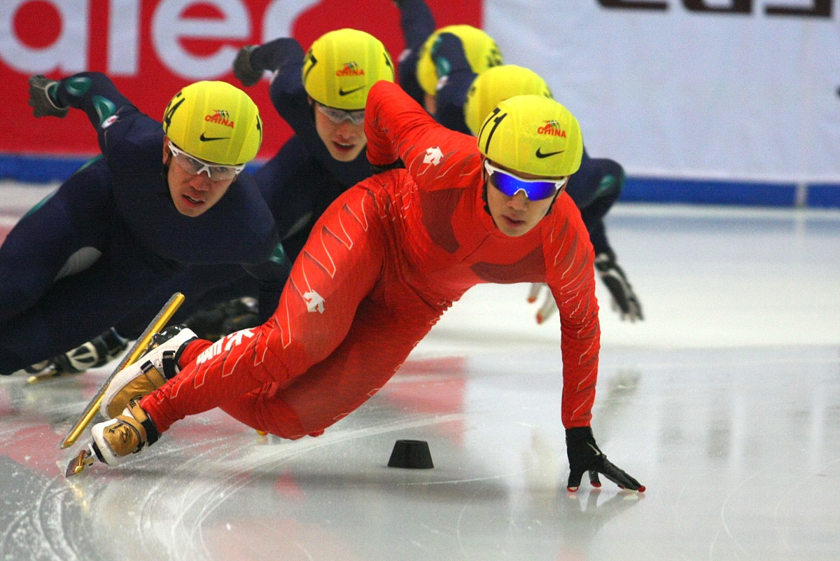 滑冰比赛燃烧全场,惊艳亮相 滑冰比赛燃烧全场,惊艳亮相